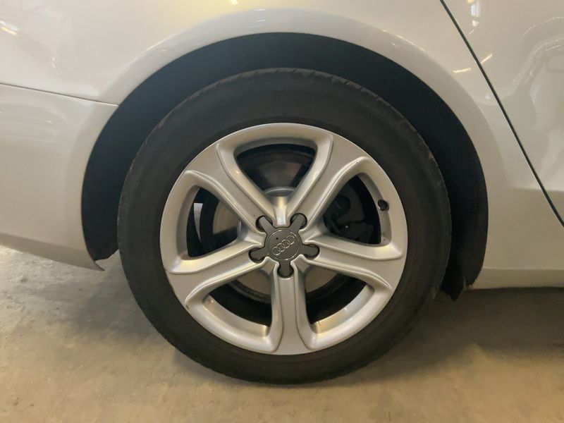 Audi A4 2.0 TDI Ambiente 2015 – снимка 19