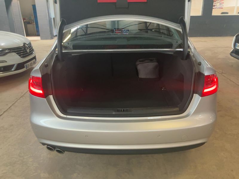 Audi A4 2.0 TDI Ambiente 2015 – снимка 10