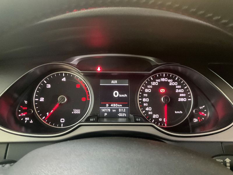 Audi A4 2.0 TDI Ambiente 2015 – снимка 13