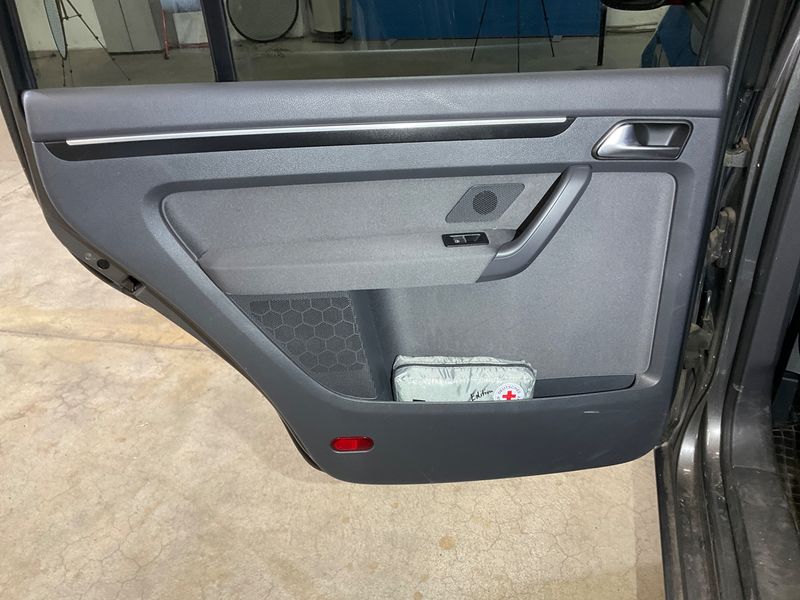 Volkswagen Touran 2.0 TDI Highline 2013 – снимка 31