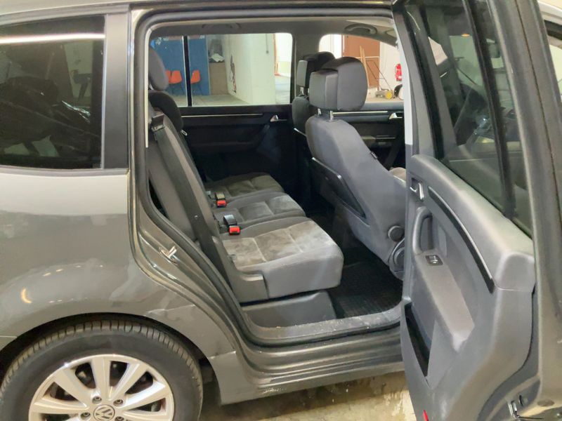 Volkswagen Touran 2.0 TDI Highline 2013 – снимка 20
