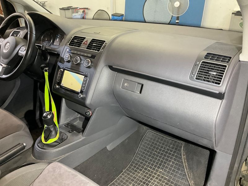 Volkswagen Touran 2.0 TDI Highline 2013 – снимка 25