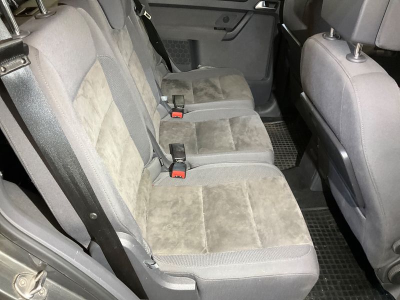 Volkswagen Touran 2.0 TDI Highline 2013 – снимка 35