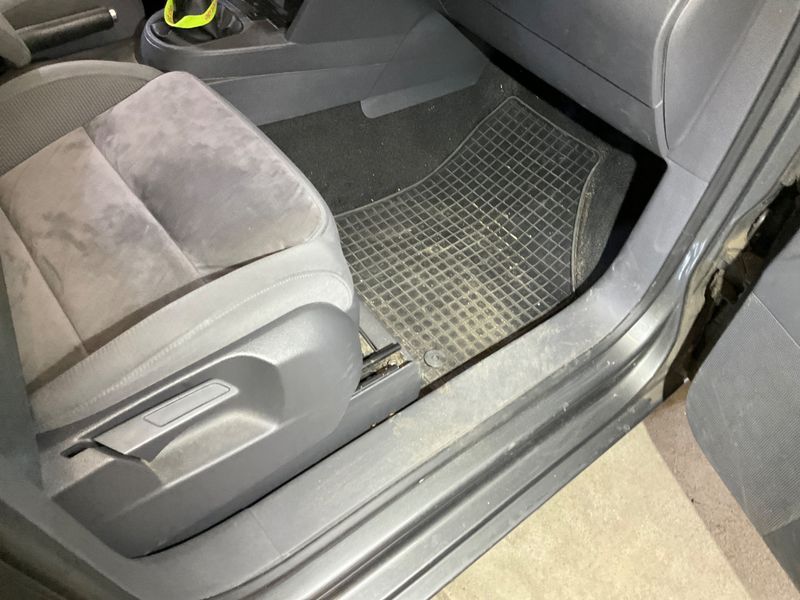 Volkswagen Touran 2.0 TDI Highline 2013 – снимка 29