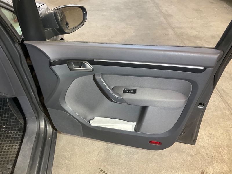 Volkswagen Touran 2.0 TDI Highline 2013 – снимка 28