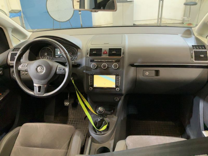Volkswagen Touran 2.0 TDI Highline 2013 – снимка 18