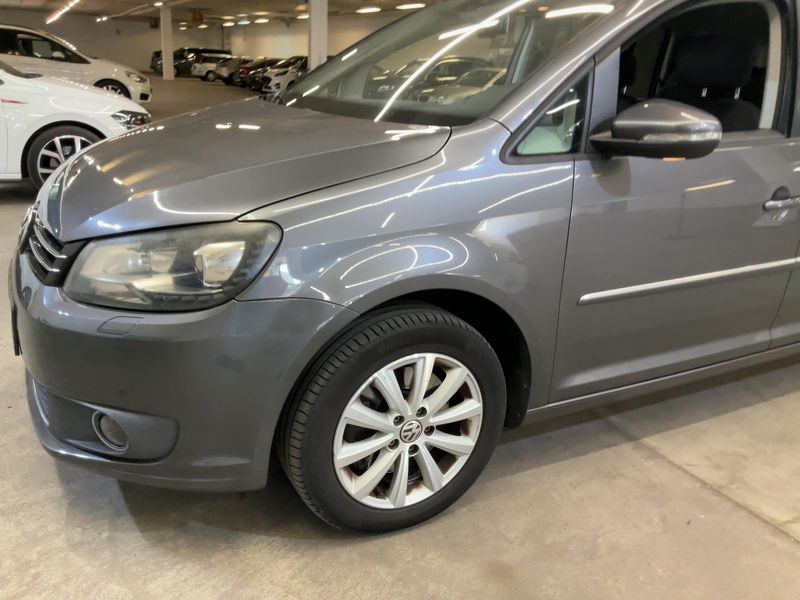 Volkswagen Touran 2.0 TDI Highline 2013 – снимка 2