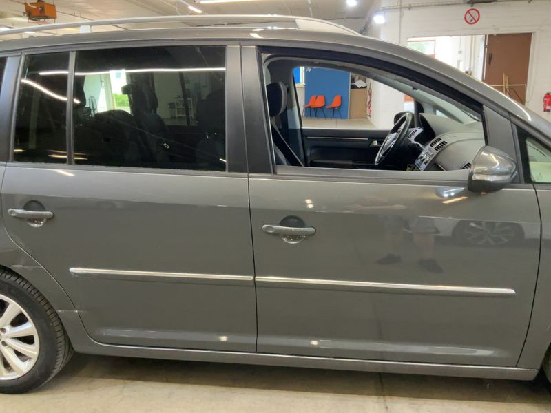 Volkswagen Touran 2.0 TDI Highline 2013 – снимка 10