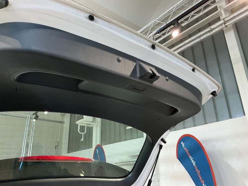 Hyundai i30 1.6 CRDi Trend 2020 – снимка на щета