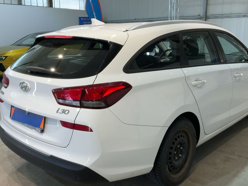 Hyundai i30 1.6 CRDi Trend 2020 – снимка 6