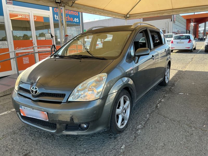 Toyota Corolla Verso 2.2 D-4D D-Cat Sol 2006 – снимка 1