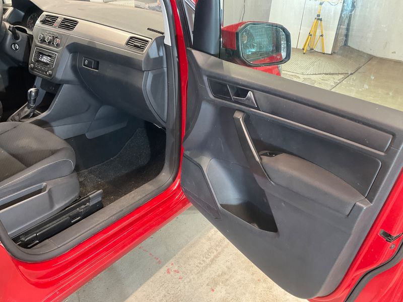 Volkswagen Caddy 2.0 TDI Trendline 4Motion BlueMotion Tech 2017 – снимка 34