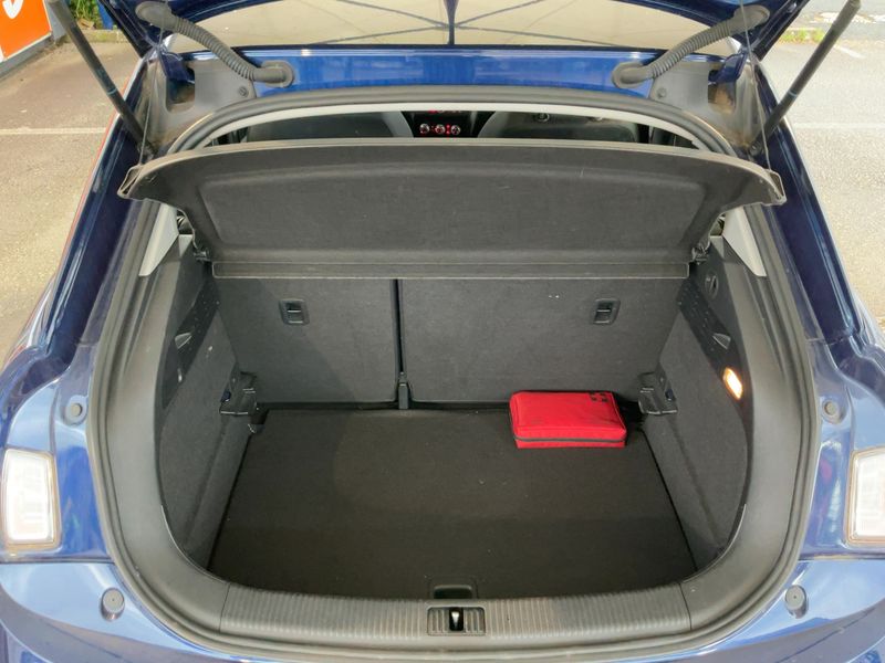 Audi A1 Sportback 1.6 TDI Ambition 2013 – снимка 15