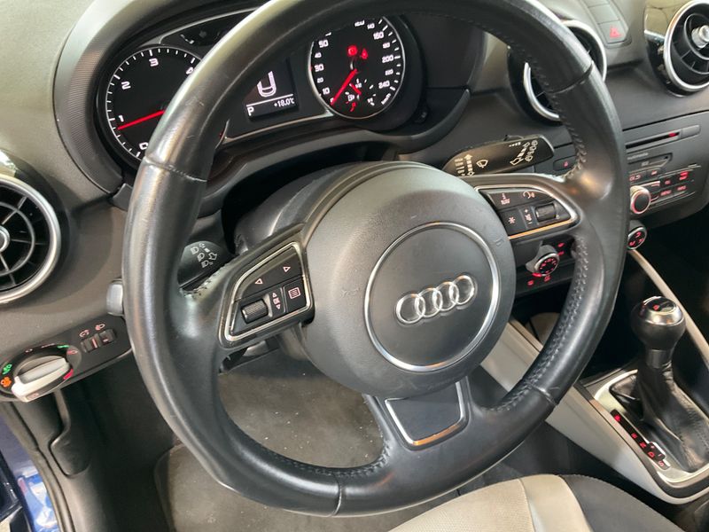 Audi A1 Sportback 1.6 TDI Ambition 2013 – снимка 30