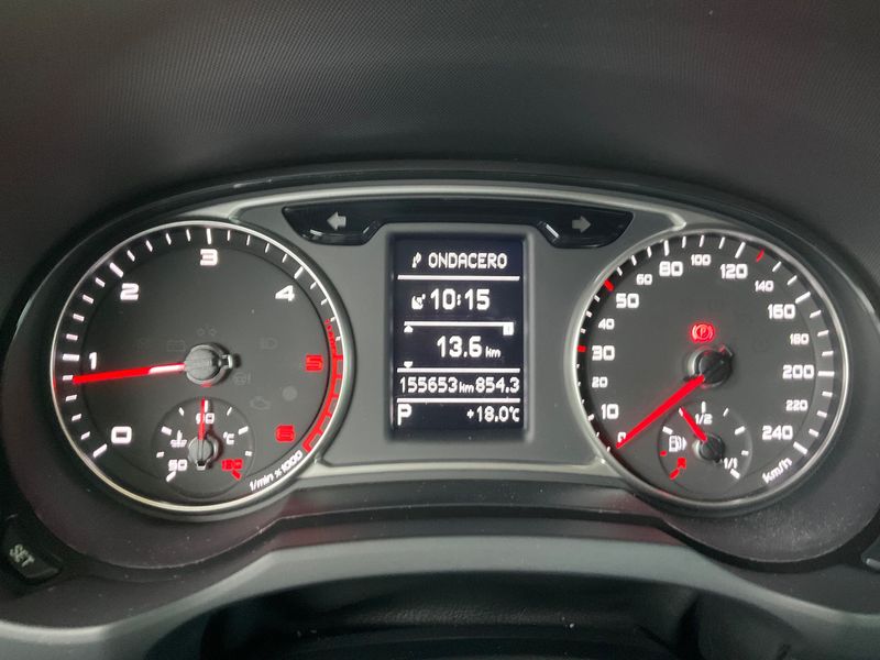 Audi A1 Sportback 1.6 TDI Ambition 2013 – снимка 18