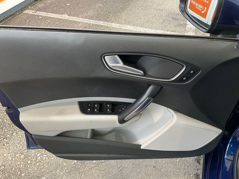 Audi A1 Sportback 1.6 TDI Ambition 2013 – снимка 29