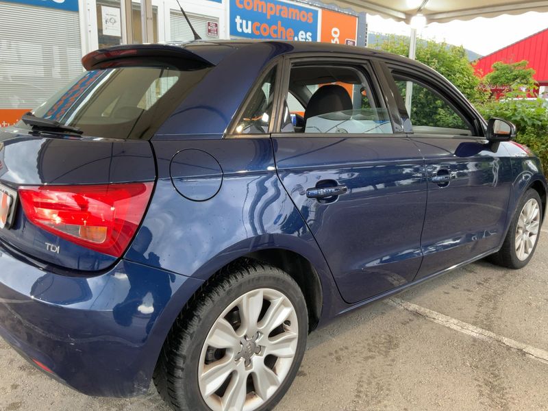 Audi A1 Sportback 1.6 TDI Ambition 2013 – снимка 8