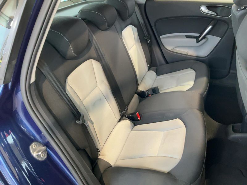 Audi A1 Sportback 1.6 TDI Ambition 2013 – снимка 19