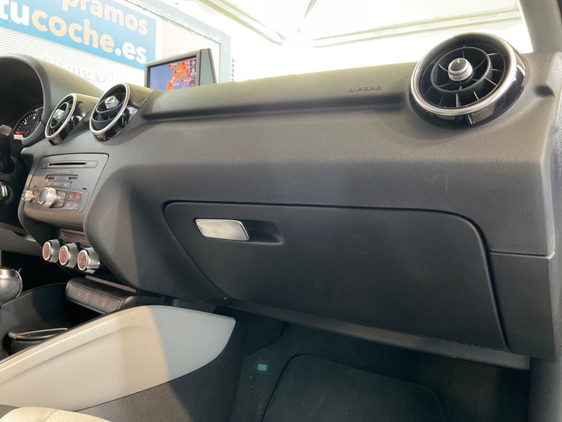 Audi A1 Sportback 1.6 TDI Ambition 2013 – снимка 28