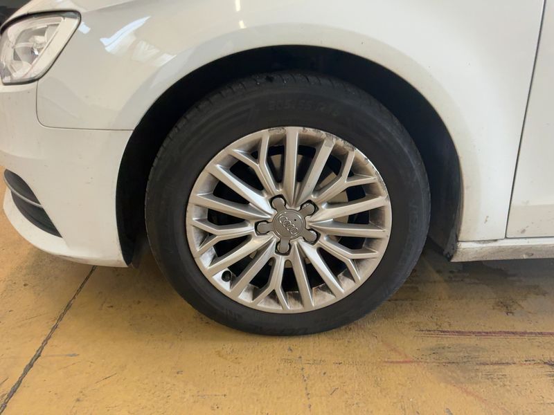 Audi A3 Sportback 2.0 TDI quattro Ambiente 2014 – снимка 3