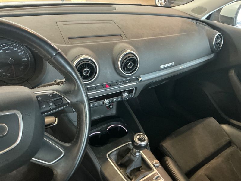 Audi A3 Sportback 2.0 TDI quattro Ambiente 2014 – снимка 34