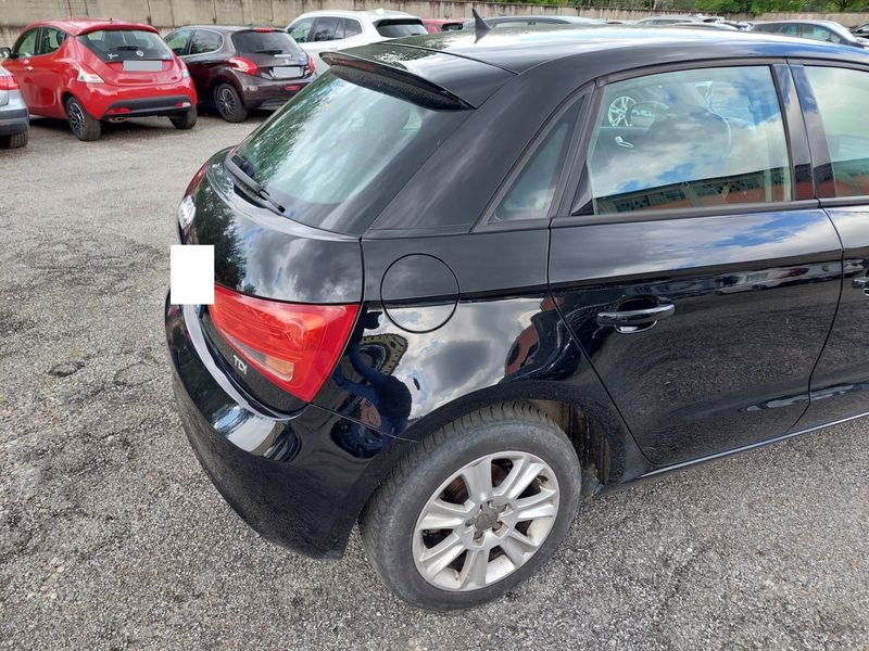 Audi A1 Sportback 1.6 TDI Attraction 2015 – снимка 14