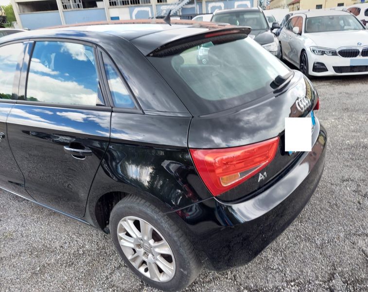 Audi A1 Sportback 1.6 TDI Attraction 2015 – снимка 15