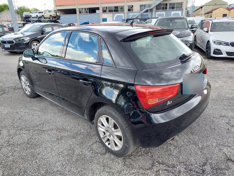 Audi A1 Sportback 1.6 TDI Attraction 2015 – снимка 3