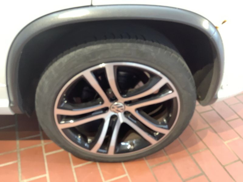 Volkswagen Tiguan 2.0 TDI CityScape 4Motion BlueMotion Tech 2015 – снимка 5