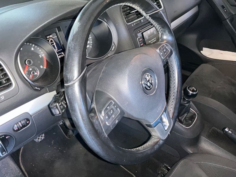Volkswagen Golf VI 2.0 TDI Carat BlueMotion Tech 2012 – снимка 23