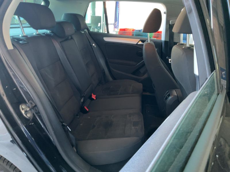 Volkswagen Golf VI 2.0 TDI Carat BlueMotion Tech 2012 – снимка 19