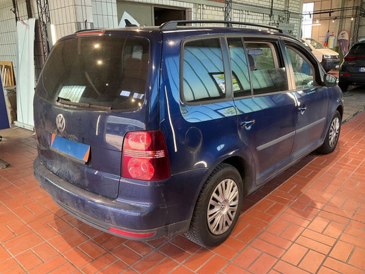 Volkswagen Touran 2.0 TDI Trendline 2010 – снимка 2