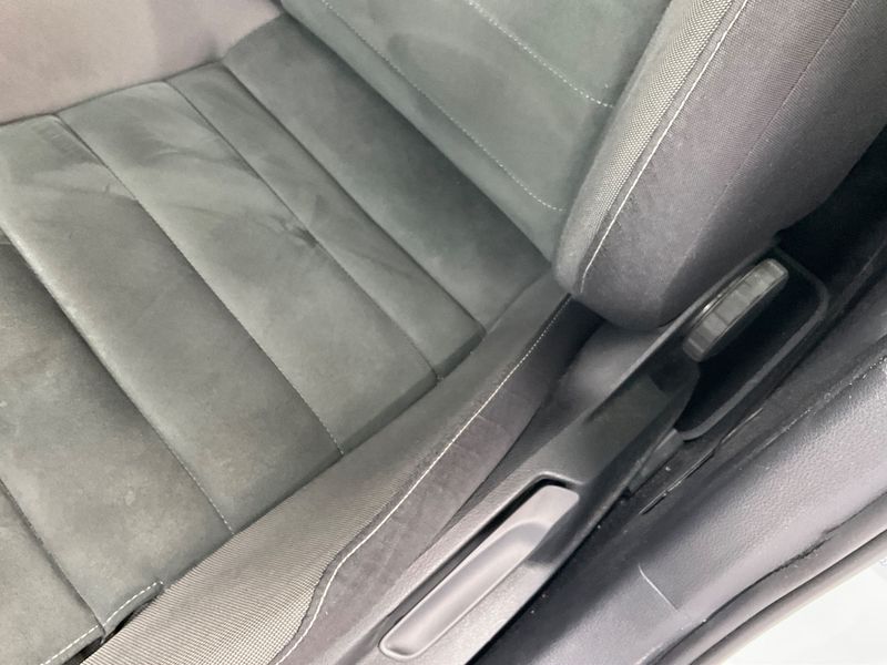 Volkswagen Golf VII 2.0 TDI Highline BlueMotion Tech 2019 – снимка 26