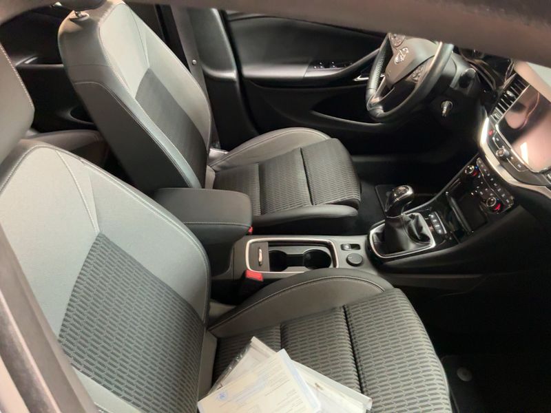 Opel Astra 1.2 Turbo Elegance Start/Stop 2020 – снимка 17