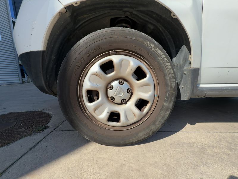 Dacia Duster 1.5 dCi Laureate 4x2 2014 – снимка 3