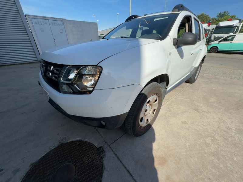 Dacia Duster 1.5 dCi Laureate 4x2 2014 – снимка 2
