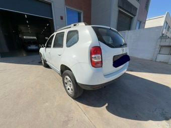 Dacia Duster 1.5 dCi Laureate 4x2 2014 – снимка 6