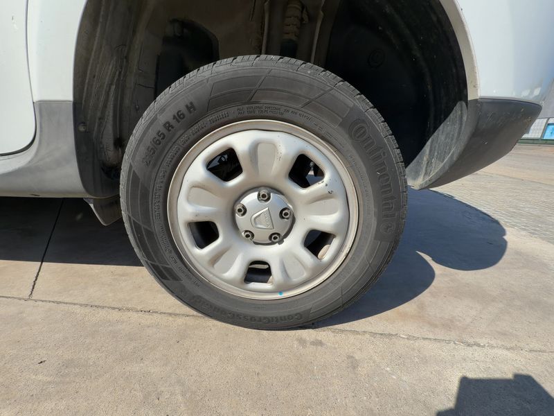 Dacia Duster 1.5 dCi Laureate 4x2 2014 – снимка 5