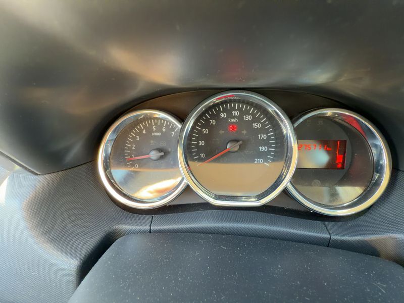 Dacia Duster 1.5 dCi Laureate 4x2 2014 – снимка 18