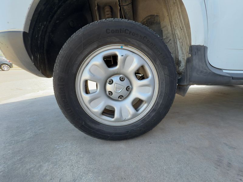 Dacia Duster 1.5 dCi Laureate 4x2 2014 – снимка 9