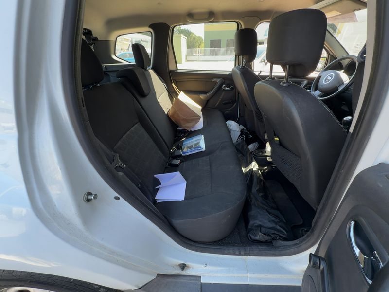 Dacia Duster 1.5 dCi Laureate 4x2 2014 – снимка 19