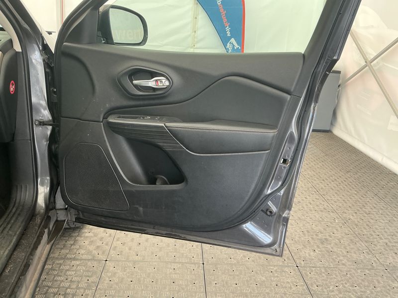 Jeep Cherokee 2.2 M-Jet Limited 4WD 2015 – снимка 42