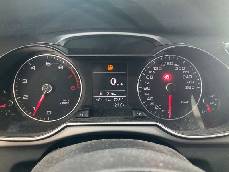 Audi A4 2.0 TFSI quattro Ambition 2013 – снимка 19