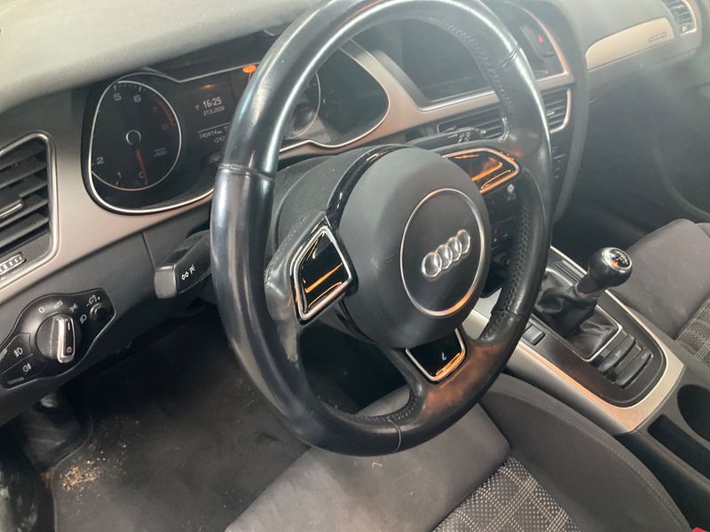 Audi A4 2.0 TFSI quattro Ambition 2013 – снимка 33