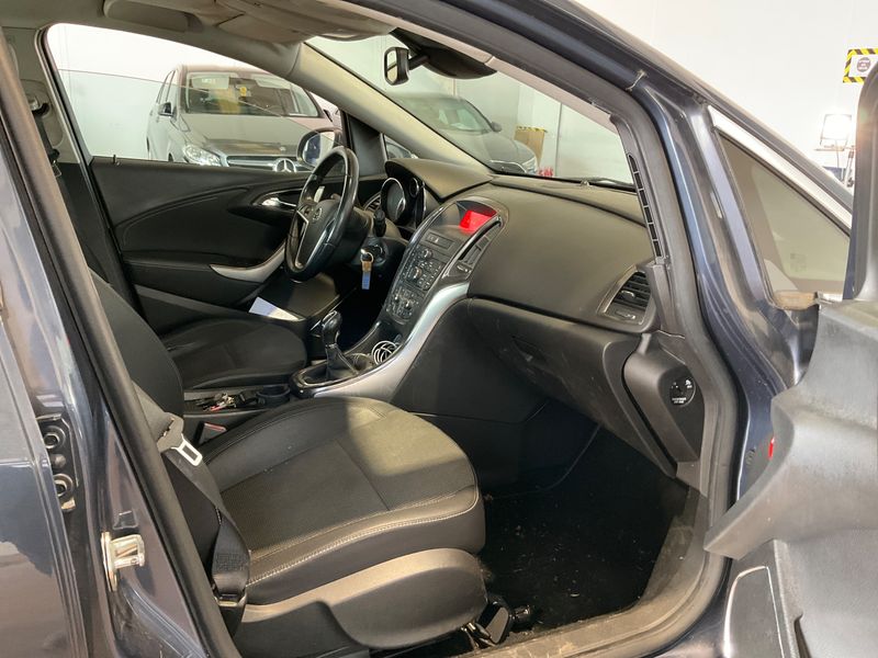 Opel Astra 1.7 CDTI Basis 2010 – снимка 3