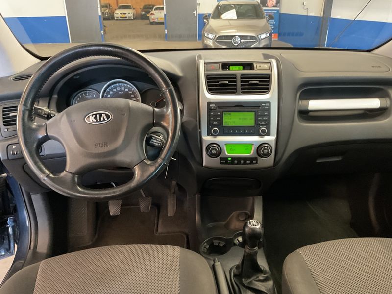 Kia Sportage 2.0 EX 2010 – снимка 17