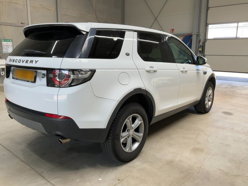 Land Rover Discovery Sport 2.2 Td4 SE AWD 2015 – снимка 8