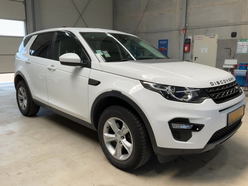 Land Rover Discovery Sport 2.2 Td4 SE AWD 2015 – снимка 12