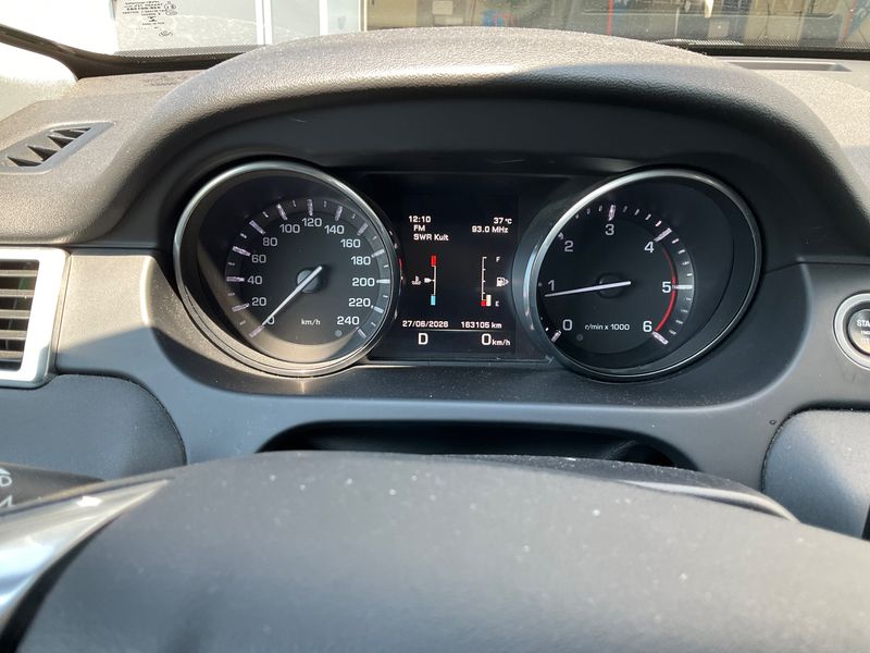 Land Rover Discovery Sport 2.2 Td4 SE AWD 2015 – снимка 19