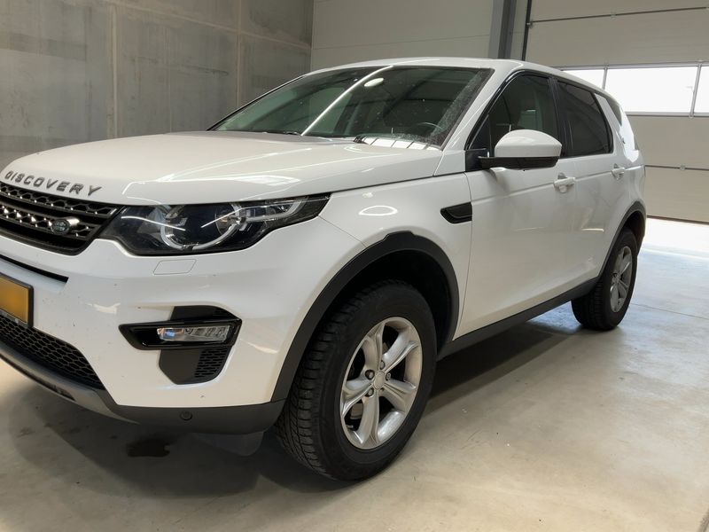 Land Rover Discovery Sport 2.2 Td4 SE AWD 2015 – снимка 2